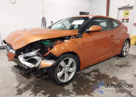 2013 Hyundai Veloster Base W/Black z USA, uszkodzony, nr VIN KMHTC6AD0DU095498